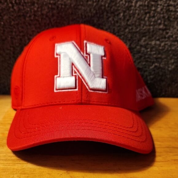 Top of the World Nebraska CornHuskers Stretchfit Hat - New - Picture 1 of 8